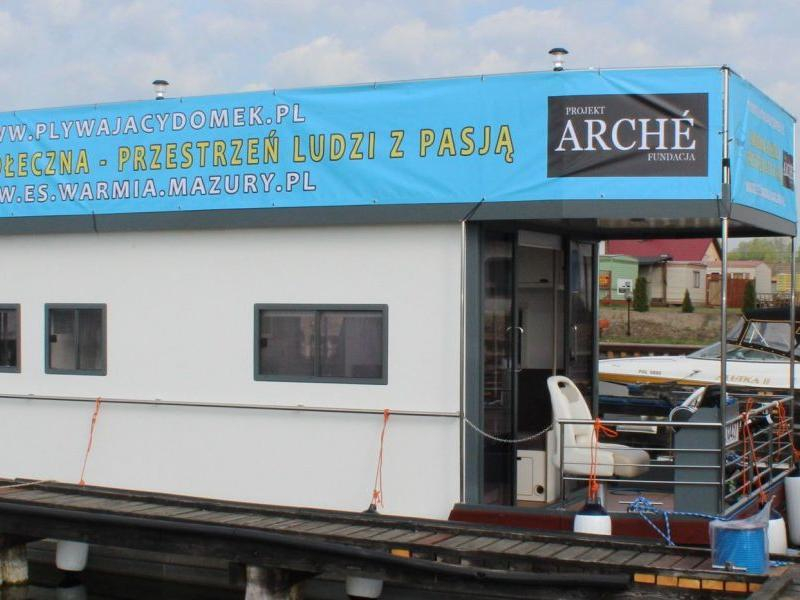 Mazurski houseboat