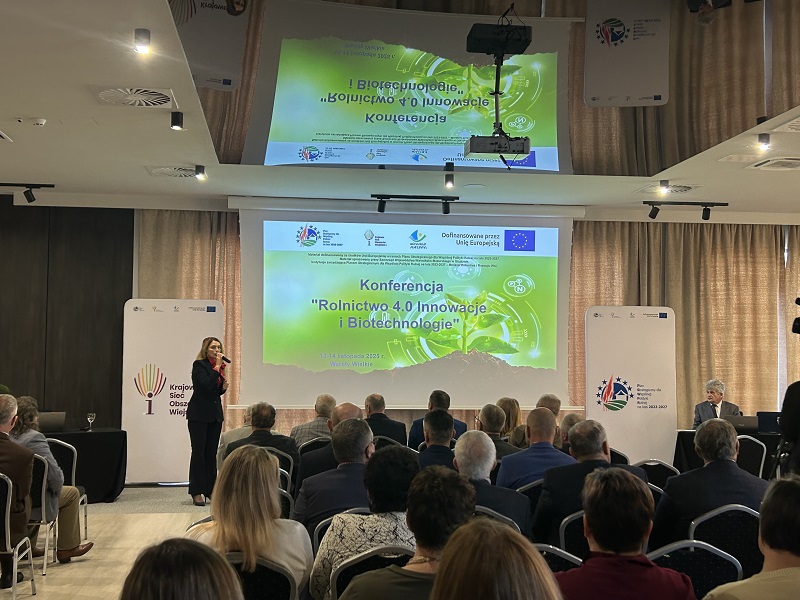 Wicemarszałki Sylwia Jaskulska podczas otwarcia konferencji 