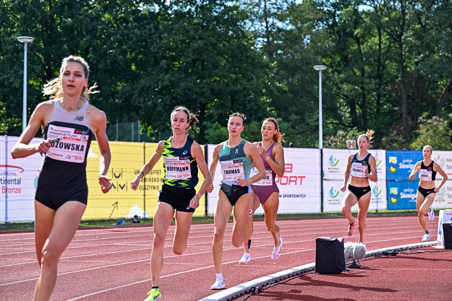 Biegi na bieżni lekkoatletycznej 