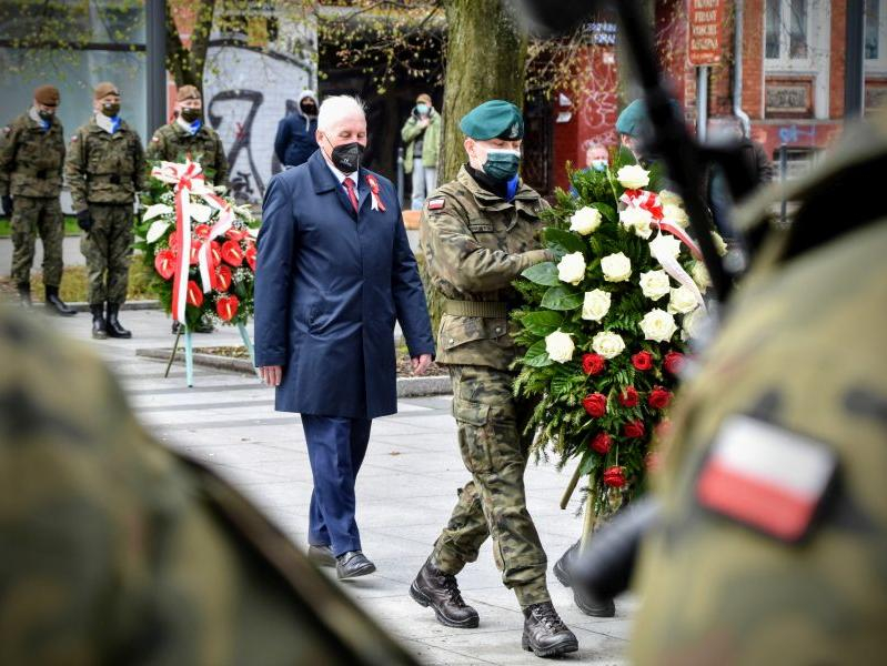 Uroczystości na Placu Konsulatu Polskiego w Olsztynie 