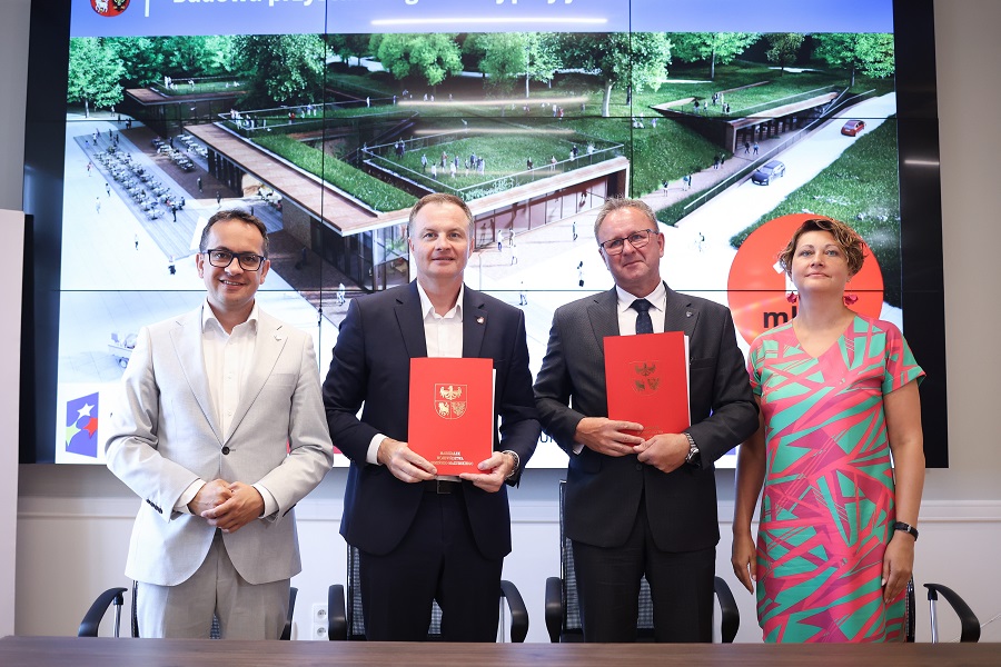 Podpisanie umów w Urzędzie Marszałkowskim 