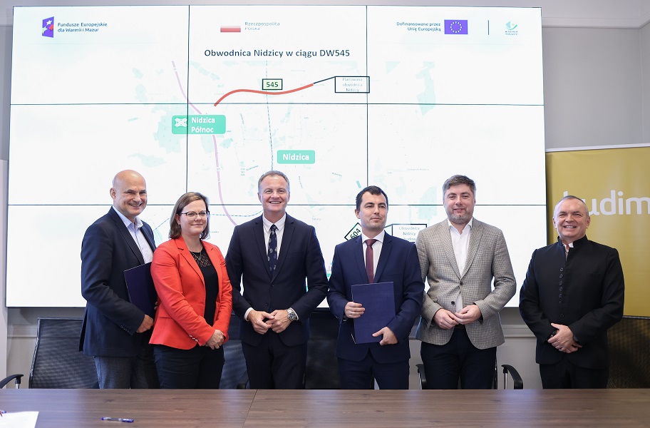 Uczestnicy podpisania umów na północną obwodnicę Nidzicy 