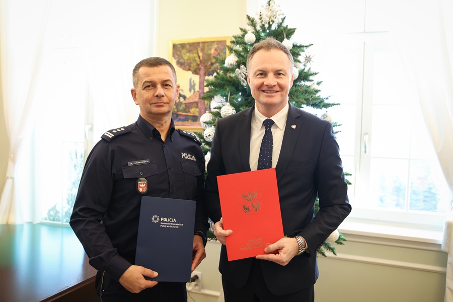 Marszałek Marcin Kuchciński (z prawej) z Komendantem Mirosławem Elszkowskim 