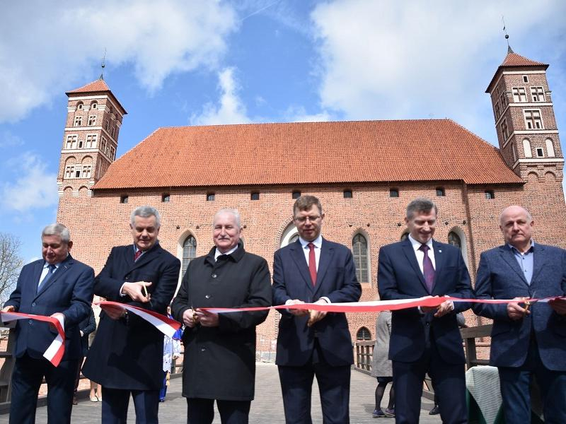 Przecięcie wstęgi na moście zamkowym w Lidzbarku Warmińskim 