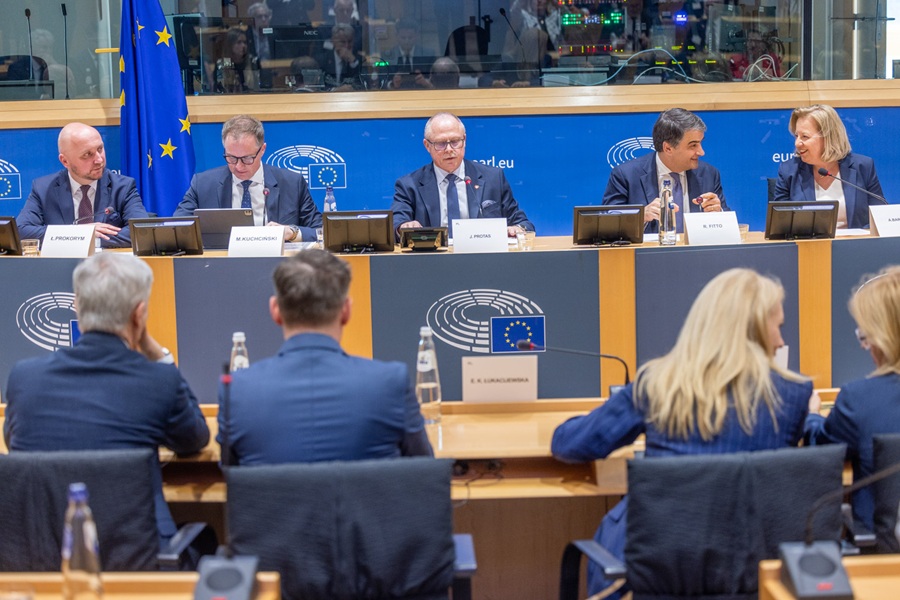 Uczestnicy konferencji w Brukseli 