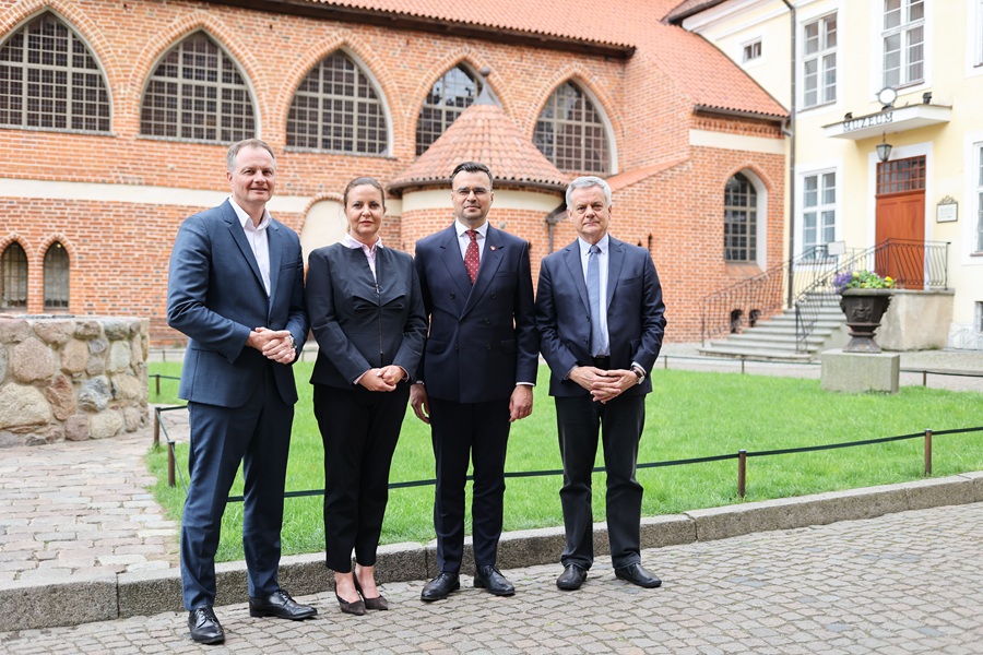 Od lewej: Marcin Kuchciński, Maria Bąkowska, Maciej Wróbel, Piotr Żuchowski 