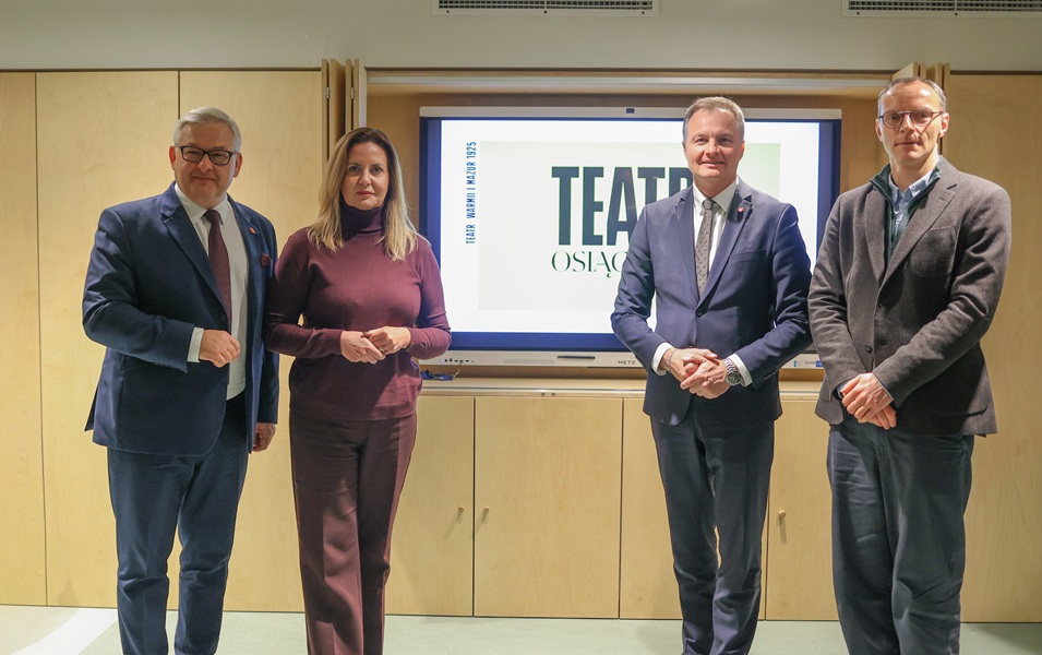 Uczestnicy konferencji w Teatrze Jaracza 