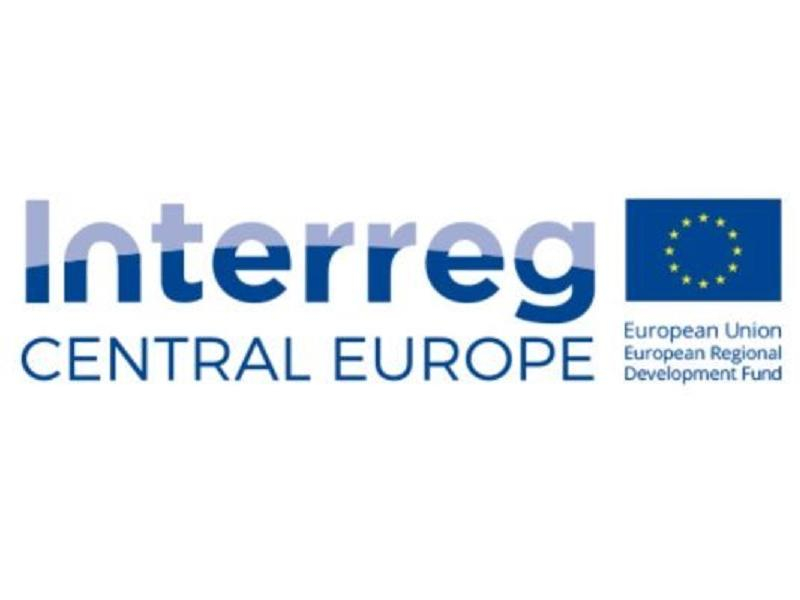 Logotyp z napisem Interreg Central Europe