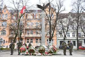 Uroczystości na Placu Konsulatu Polskiego w Olsztynie 