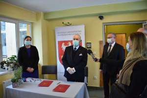 Podpisanie umowy w szpitalu w Pasłęku 