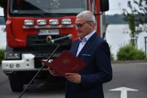 Przekazanie sprzętu strażakom w Ostródzie 