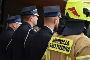 Przekazanie sprzętu strażakom w Ostródzie 