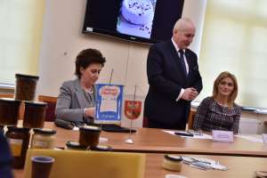 Uroczyste przekazanie certyfikatów 