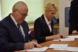 Podpisanie umów w Urzędzie Marszałkowskim 