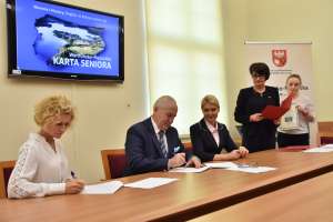 Podpisanie umów w Urzędzie Marszałkowskim 